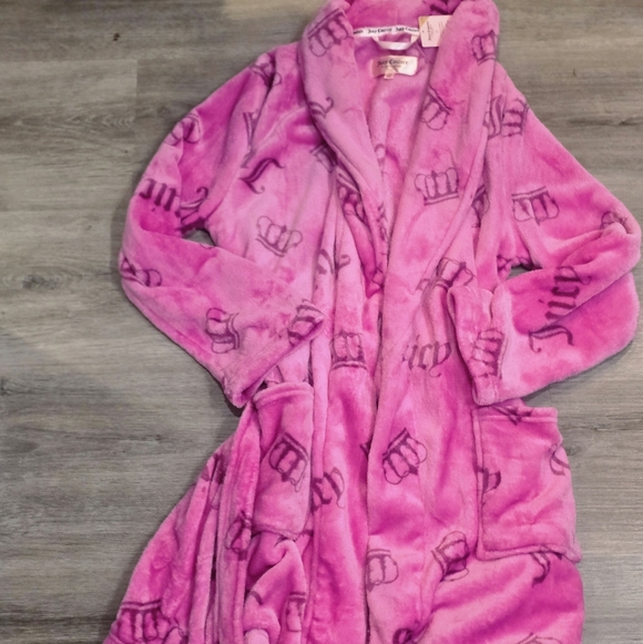 Juicy Couture Script Crown Logo Plush Collared Robe - Picture 4 of 6